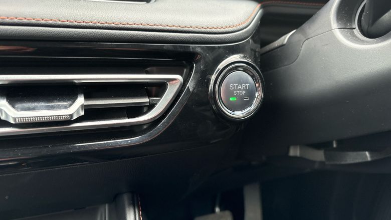 MG HS 1.5 T-GDI Trophy 5dr DCT Petrol Hatchback